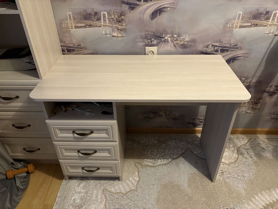 Стол письменный компьютерный