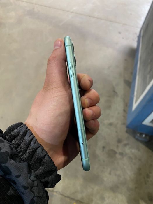 Iphone 11 память 64 акб 79% без ремонта