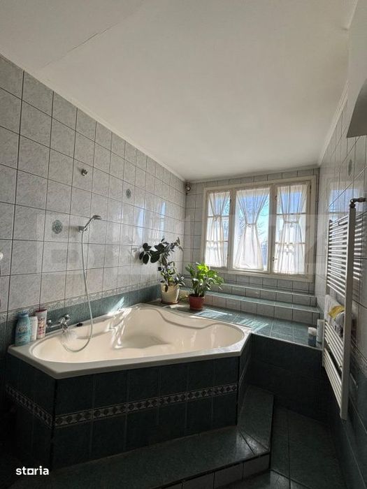 Apartament cu 3 camere, 128 mp, zona Ultracentrala