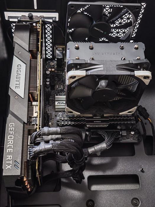 Геймърски Компютър Intel i7 10700K | Rtx 2070 super | 16GB ram | 500GB Ssd