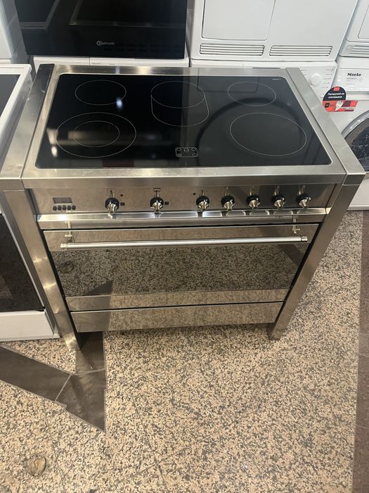 Полупрофесионална голяма печка, Smeg