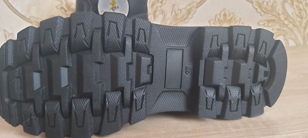 Продам сапоги зима новые