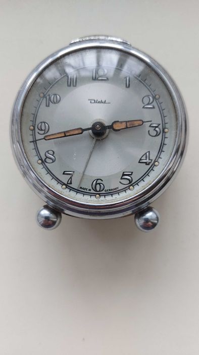 Продам винтажные часы.