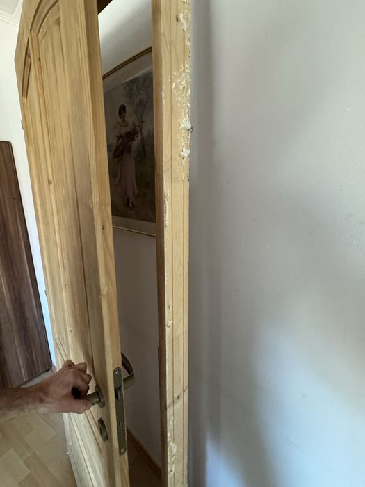 Usa din lemn stare buna