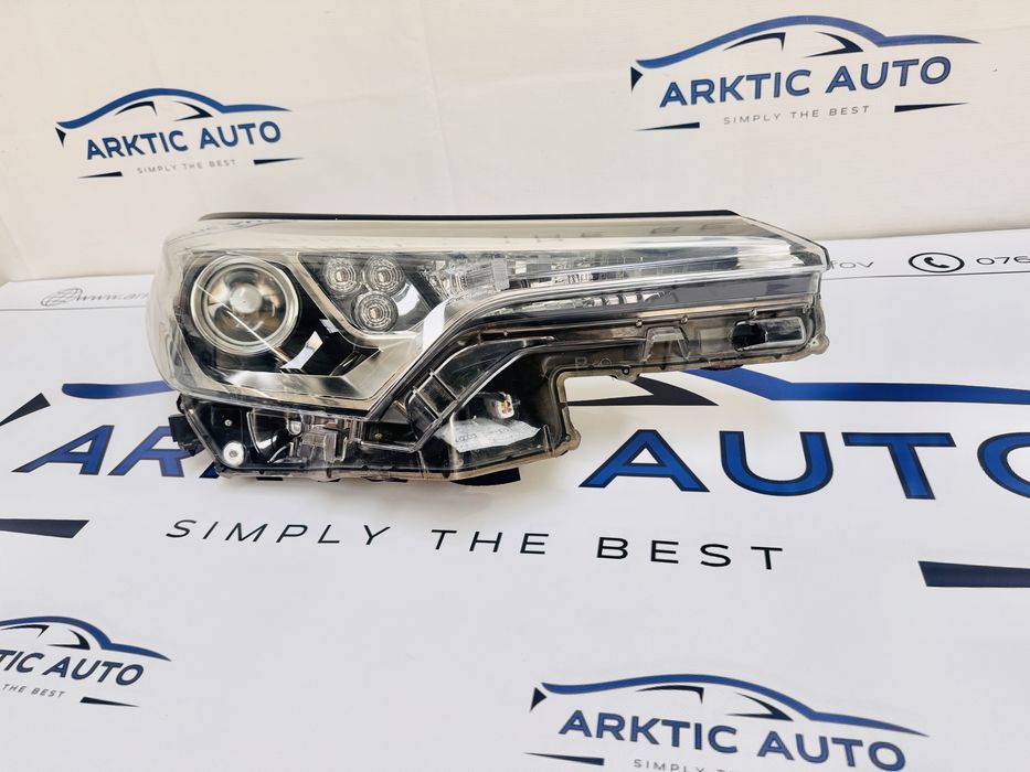 Far dreapta halogen Toyota C-HR dupa 2016 cod 81110-F4031