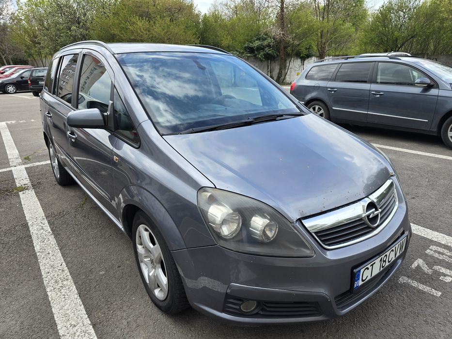 Opel Zafira B an 2008