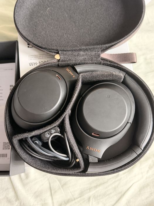 Sony WH-1000XM4 (Черни)