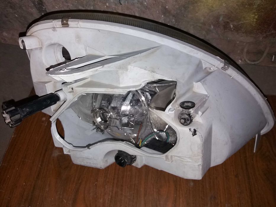 Продам фару на газель