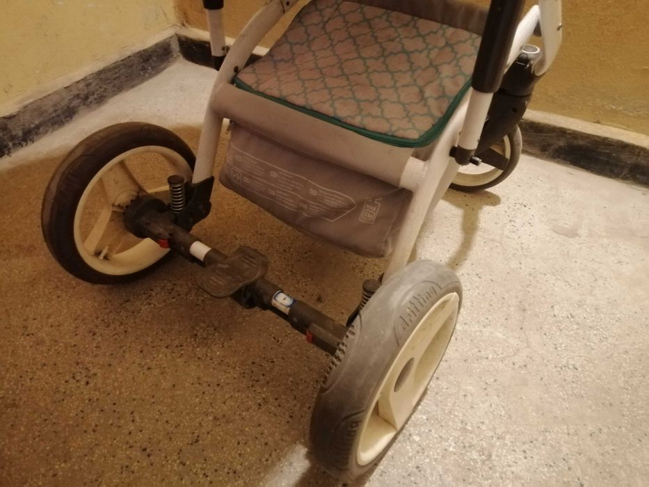 Бебешкa количкa Chipolino Nina