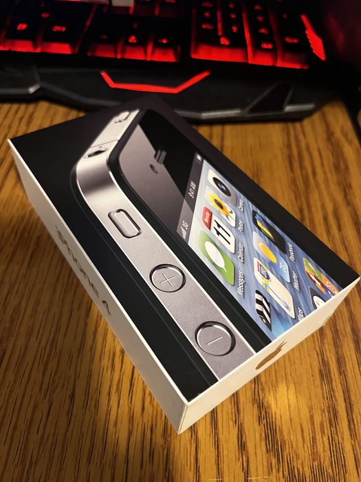 Cutie Apple Iphone 4