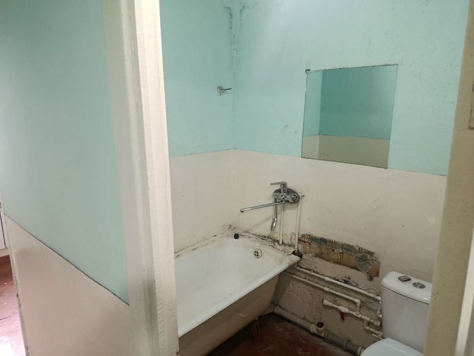 Чирчик шахар 
3-микрораён
#1-хона 2-этаж 
Квартира ижарага берилади