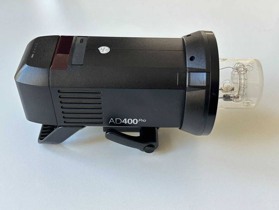 Godox AD400 Pro светкавица