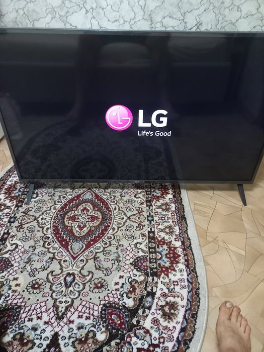 Телевизор LG .  Практически новый