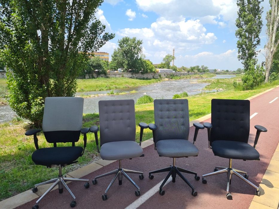 Немски офис Елегантни столове от марката на Vitra обзавеждане