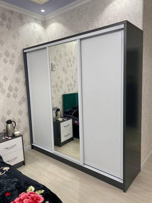 Шкафы и спальный гарнитур