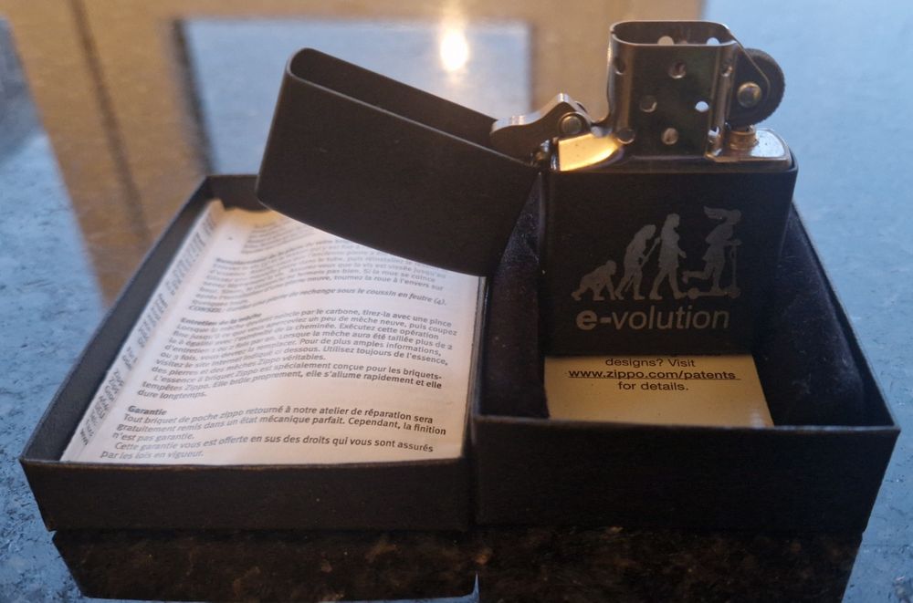 Brichetă ZIPPO E-volution