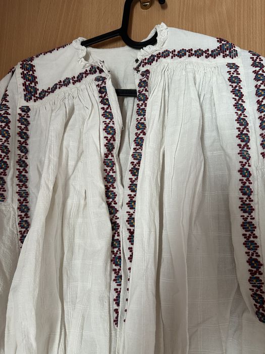 Ie traditionala romaneasca