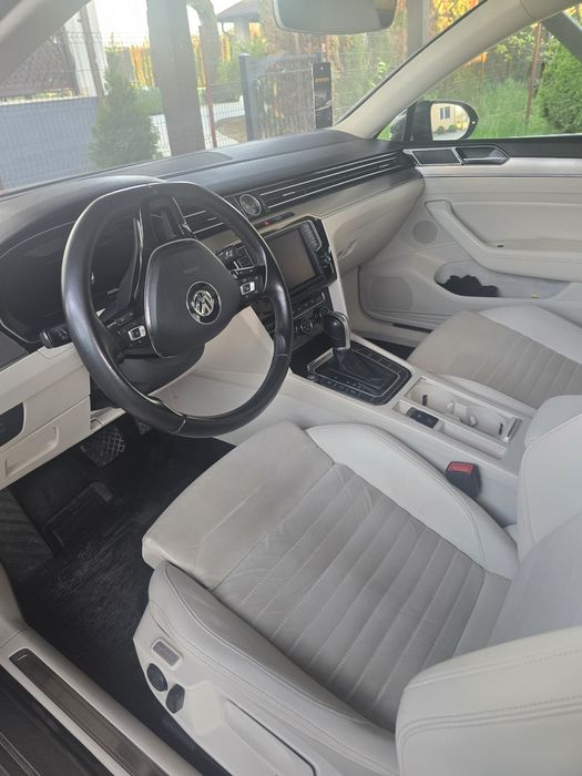VW Passat B8 2.0 BiTDI 4x4 Automat / Full / Distronic / LED Adaptive / Park Assist