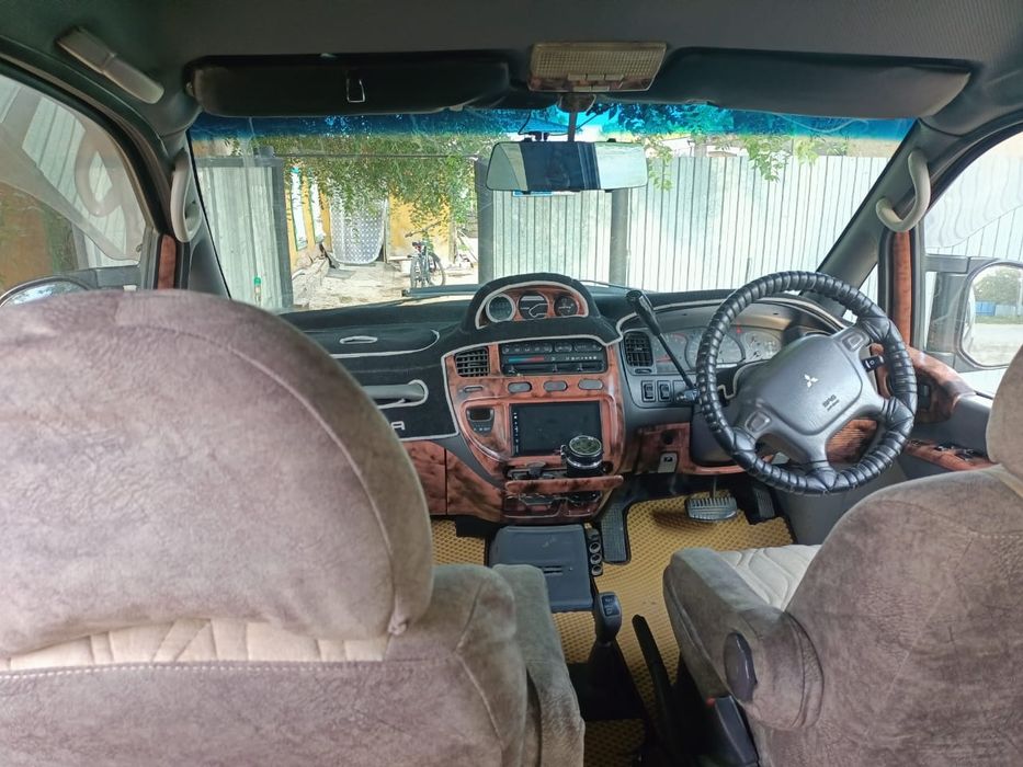 Продам Митсубиси Делику