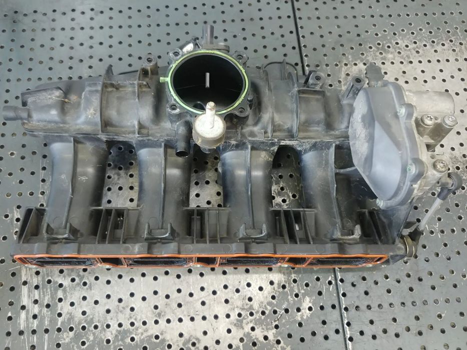 galerie admisie cu clapete si motoras  2.0 tfsi bwj  skoda octavia 2  06f133201p  06f133482b