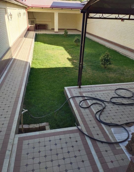 срочно сдаётся Евродом циалковиский 4-соток 3-уровень 6-комнат 4-сануз