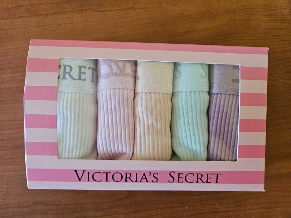 Дамско бельо Victoria's secret Нови 5бр.