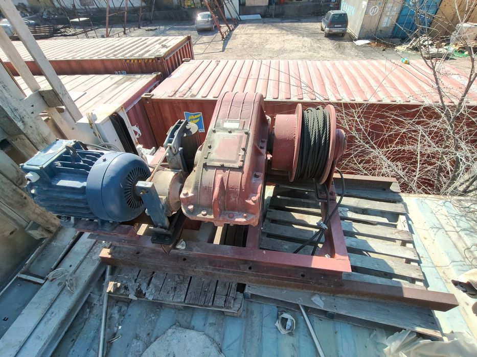 Лебедка для строительства "пионер"