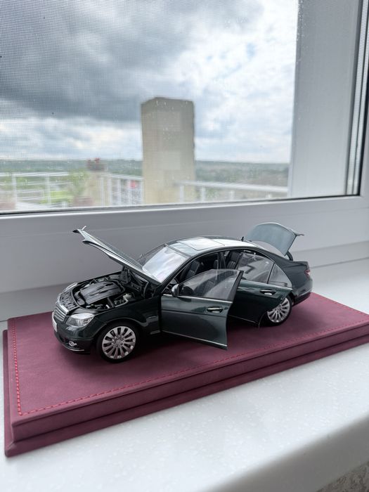 Колекционерски модел Mercedes-Benz C-class AutoArt 1/18