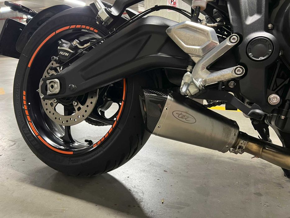 Triumph Trident 660 - Revizie la Triumph Bucuresti - Cu Accesorii