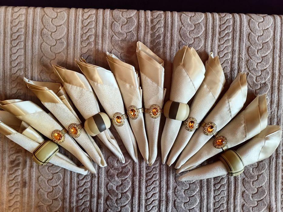 Сервировочные салфетки тканевые.