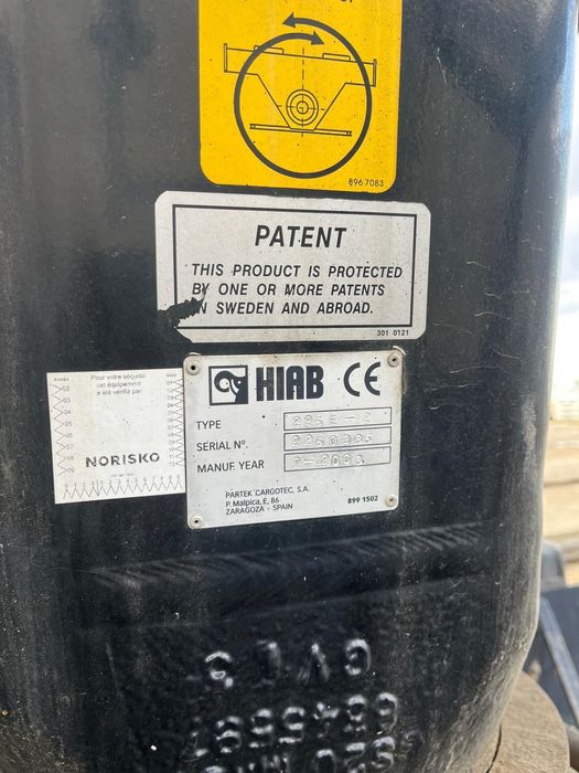 Vând macara Hiab 225