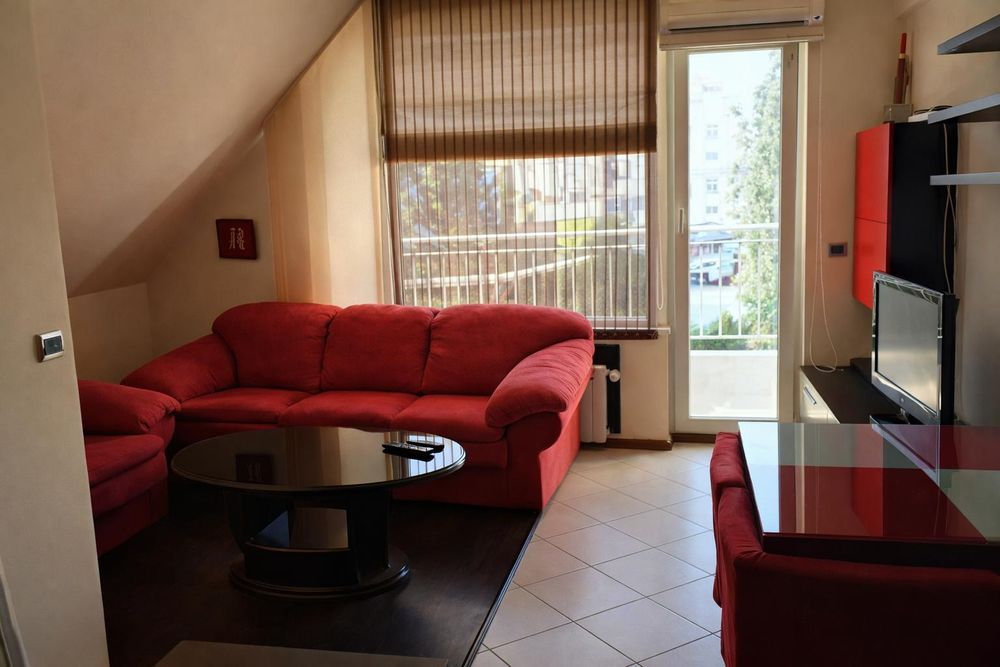 Тристаен, под наем, ж.к Младост 1