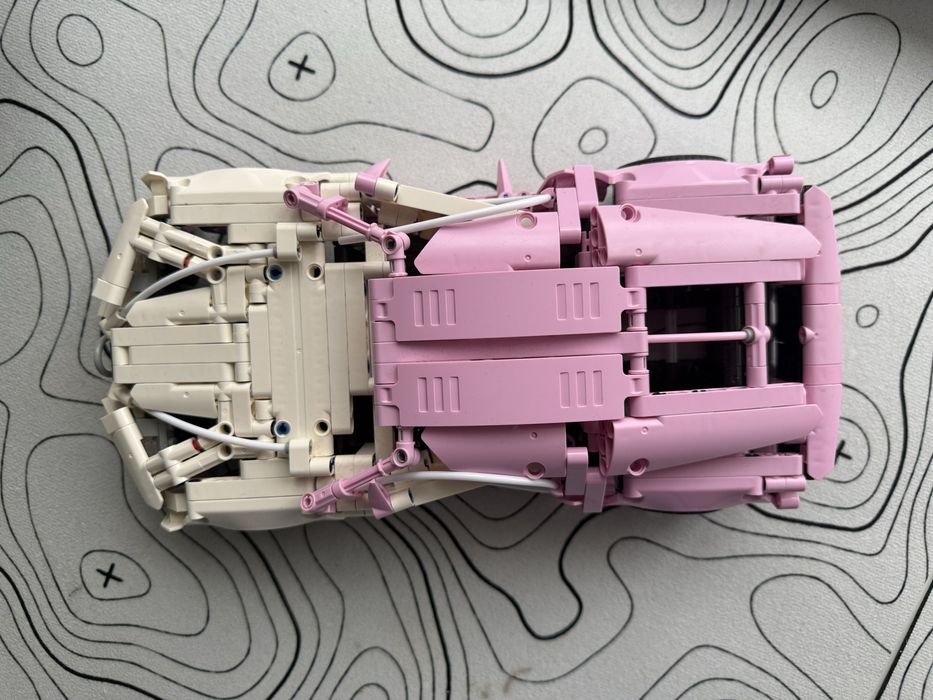 розовая бугатти из лего