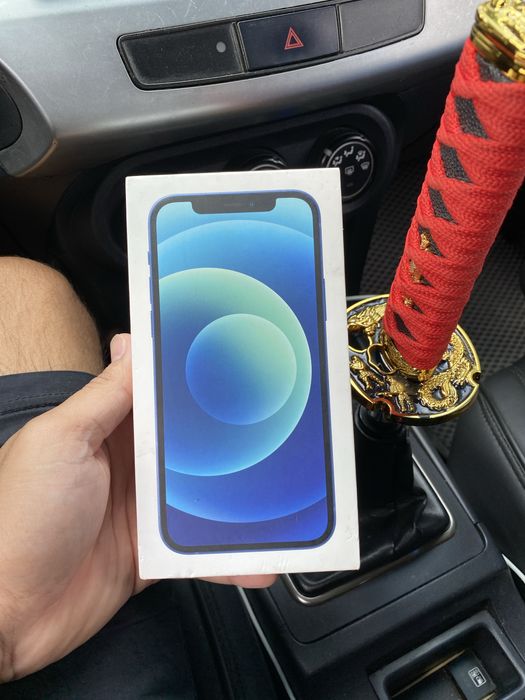 Продам iPhone 12/128