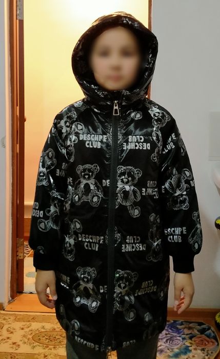 Продам куртку для девочек.