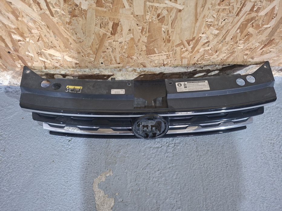 Grila Radiator VW Tiguan 5NA  an 2016-2019