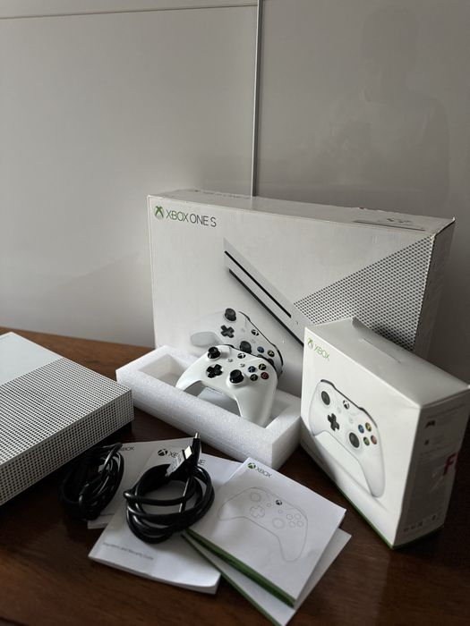 xbox one s 1tb in stare ca noua