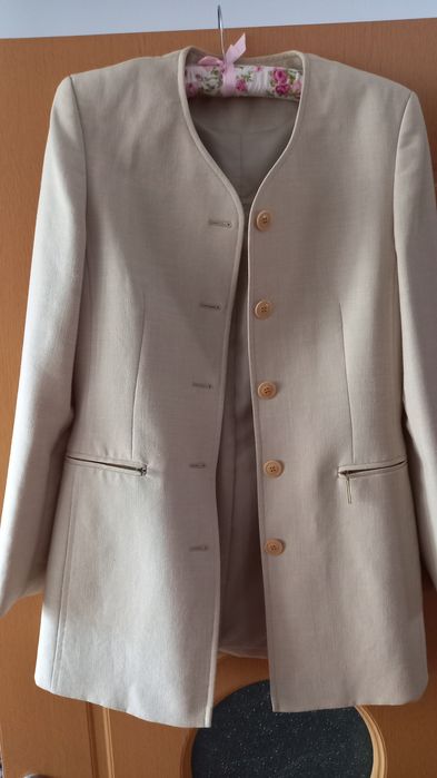 Vand sacou STEILMANN de dama,frumos,culoare crem, nr 44