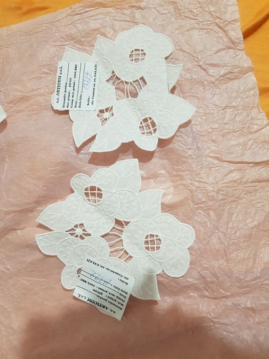 Pantaloni dama cu paiete