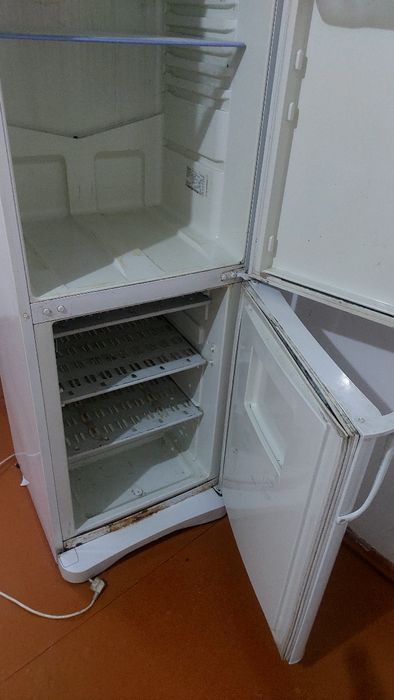Холодильник Indesit