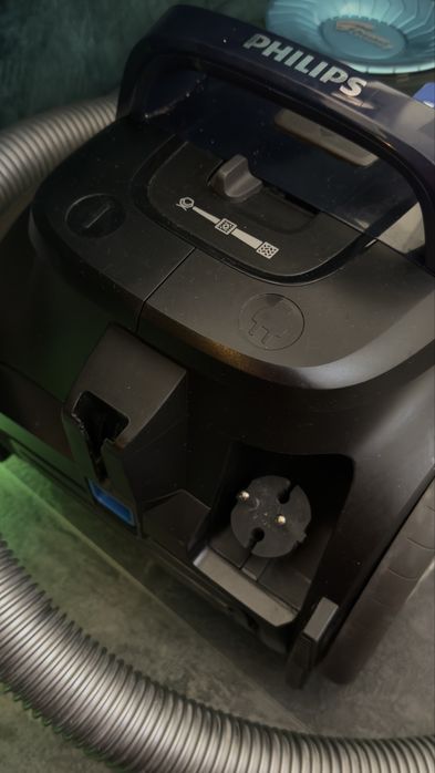 Aspirator Philips fara sac