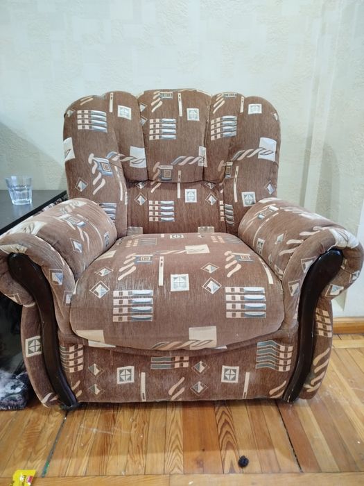 Диван и кресло 2 шт