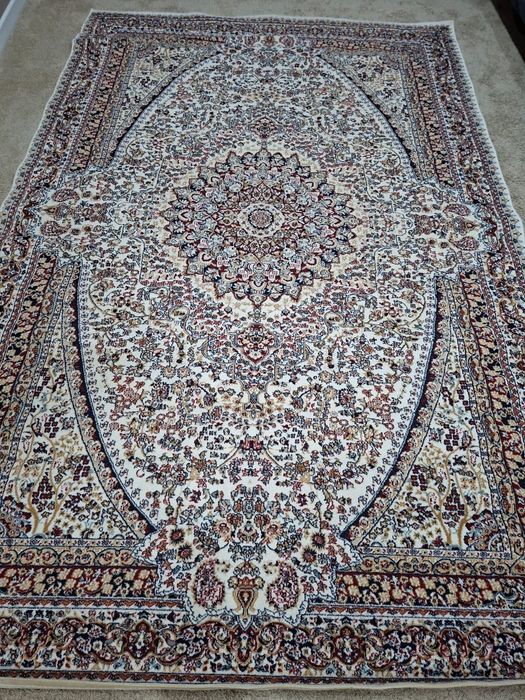 Продам ковры новые