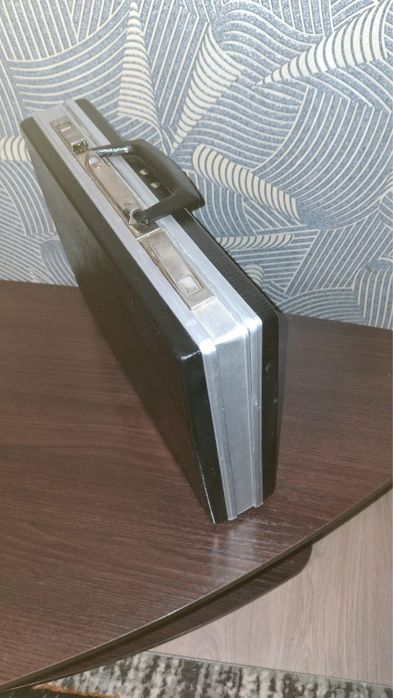 Дипломат (кейс/портфель) б/у