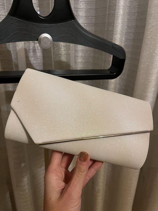 Дамска чанта бяла