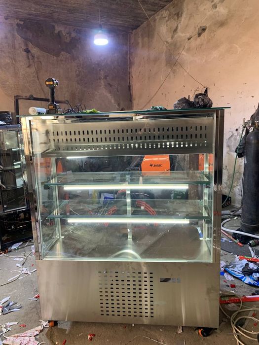 Витрина холодильник