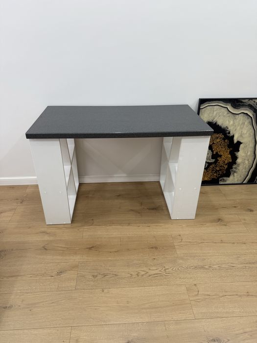 Продаётся дизайнерский стол