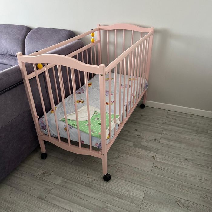 Продам детскую кроватку