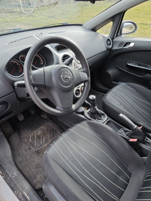 Opel Corsa D 2007 бензин
