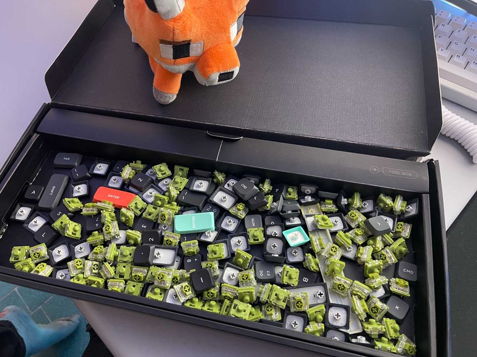 Switch-uri  + Keycaps uri Gateron LowProfile